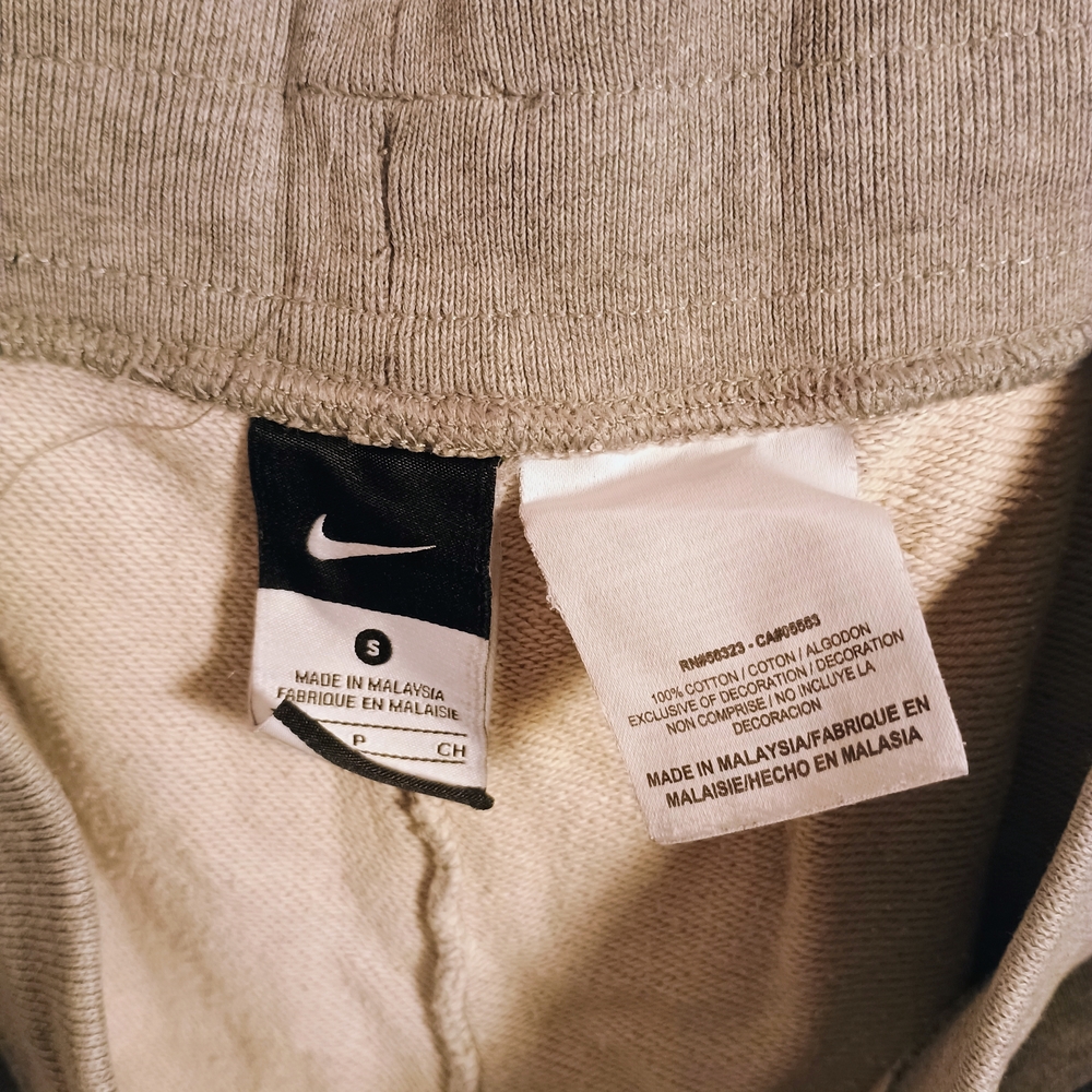 Men's Tan Nike Shorts - Picture 3 of 4
